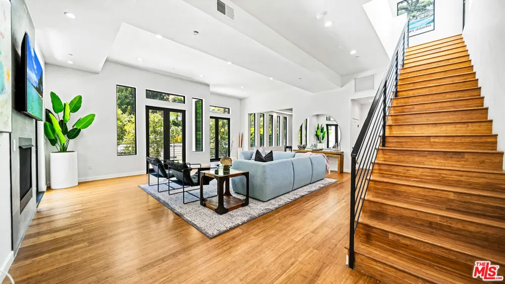 1846 Franklin Canyon Drive Beverly Hills, CA 90210