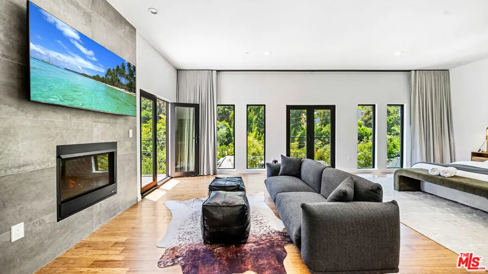 1846 Franklin Canyon Drive Beverly Hills, CA 90210