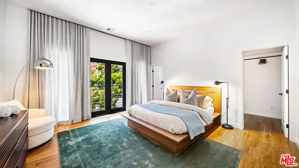 1846 Franklin Canyon Drive Beverly Hills, CA 90210