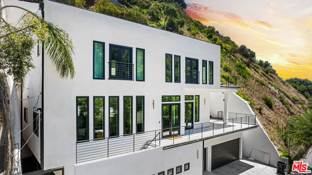 1846 Franklin Canyon Drive Beverly Hills, CA 90210