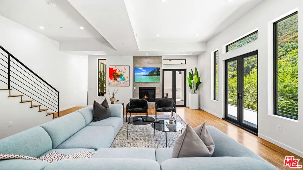 1846 Franklin Canyon Drive Beverly Hills, CA 90210