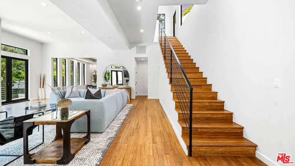 1846 Franklin Canyon Drive Beverly Hills, CA 90210