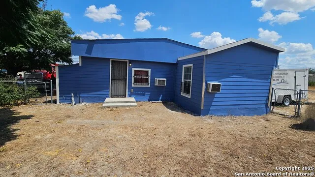 3513 Commercial Ave San Antonio, TX 78221