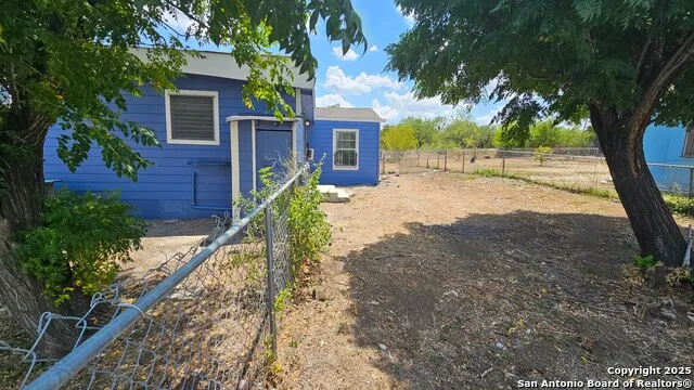 3513 Commercial Ave San Antonio, TX 78221