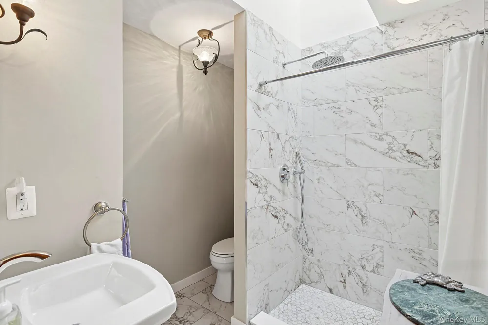 624 Noyack Road Southampton, NY 11968
