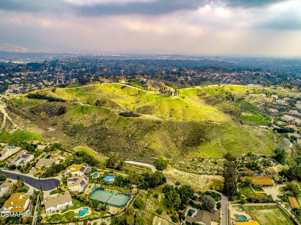 17900 Bull Canyon Road Granada Hills, CA 91344