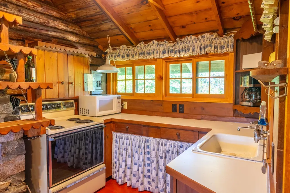 2715 Roberts Island International Falls, MN 56649
