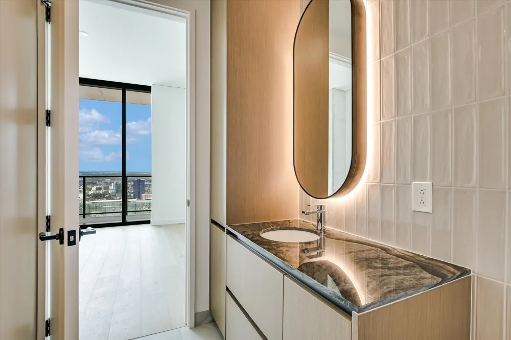 610 Davis Street #4704 Austin, TX 78701