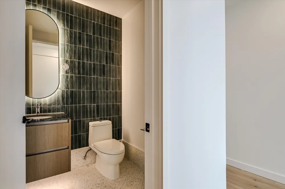 610 Davis Street #4704 Austin, TX 78701