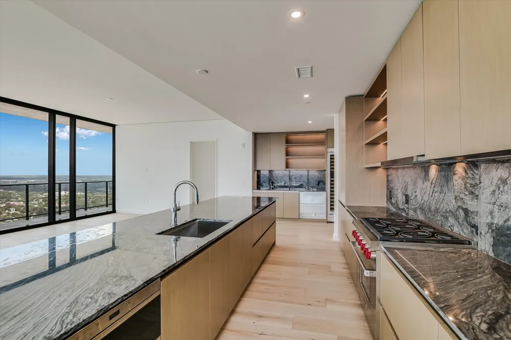 610 Davis Street #4704 Austin, TX 78701