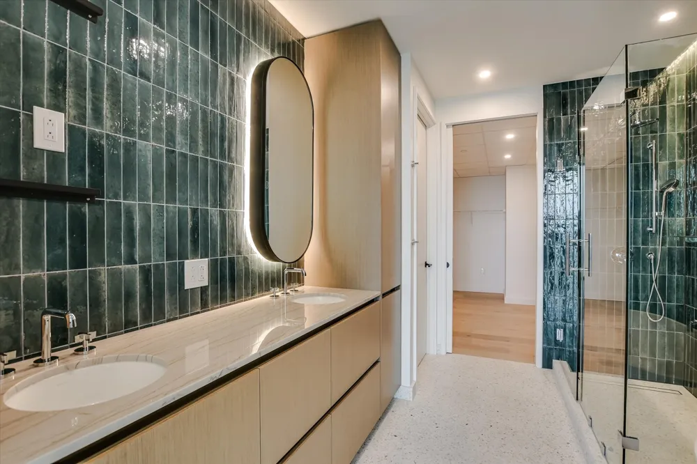 610 Davis Street #4704 Austin, TX 78701