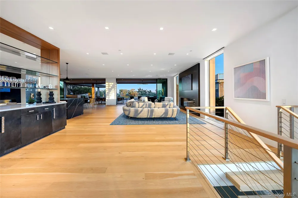 345 Dune Road Westhampton Beach, NY 11978