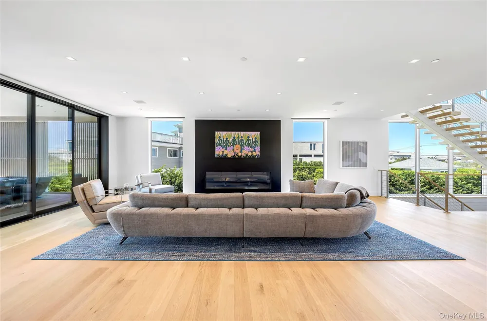 345 Dune Road Westhampton Beach, NY 11978