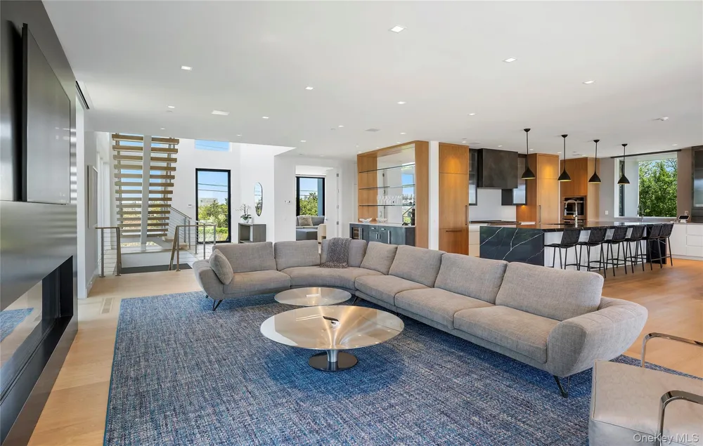 345 Dune Road Westhampton Beach, NY 11978