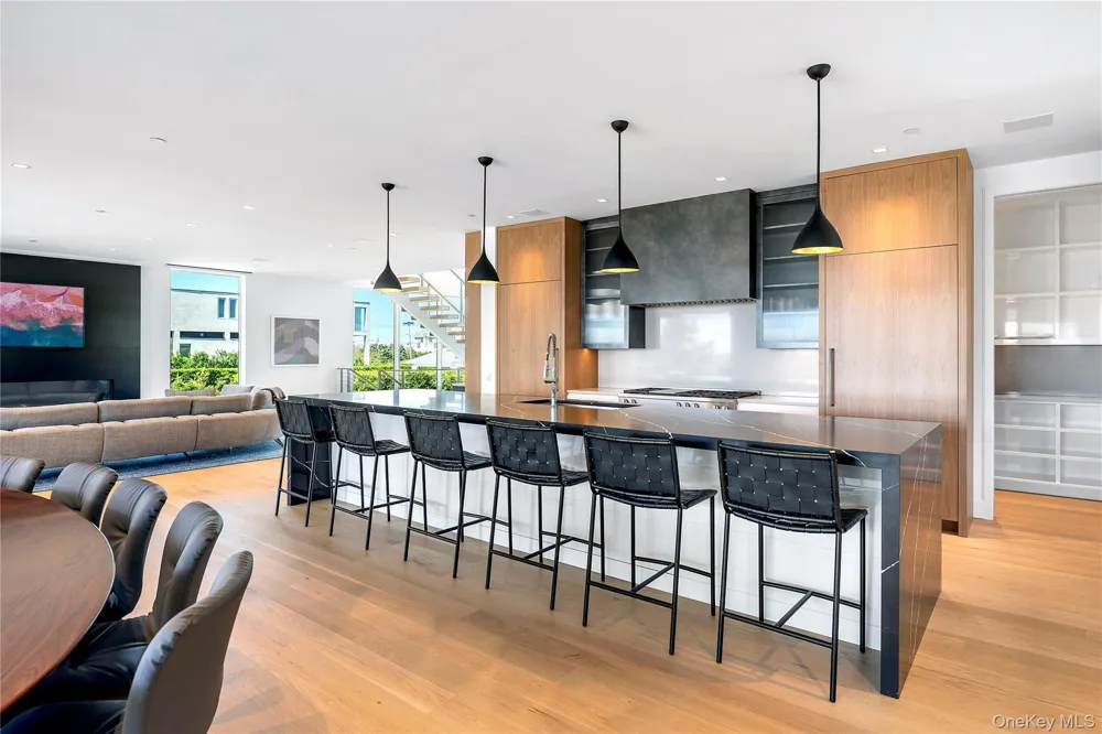 345 Dune Road Westhampton Beach, NY 11978