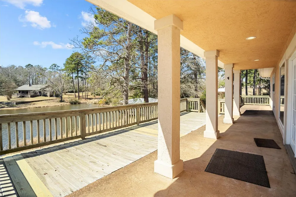 160 Lookout Point Drive Grapeland, TX 75844