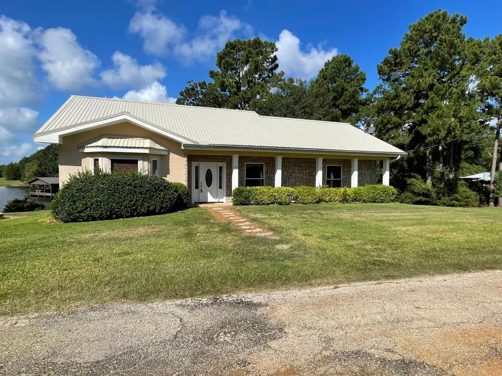 160 Lookout Point Drive Grapeland, TX 75844