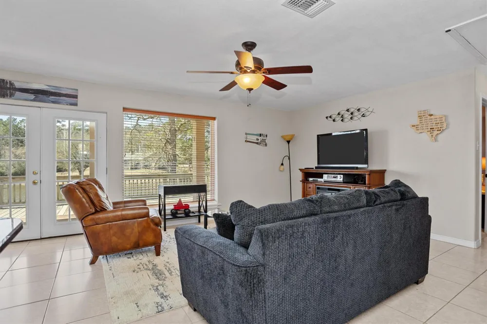 160 Lookout Point Drive Grapeland, TX 75844