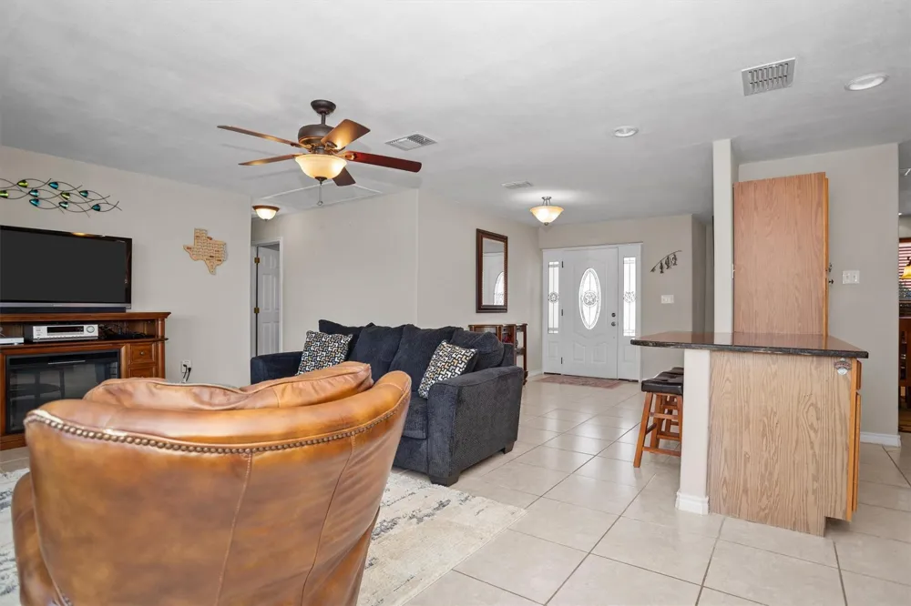 160 Lookout Point Drive Grapeland, TX 75844