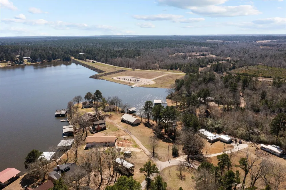 160 Lookout Point Drive Grapeland, TX 75844