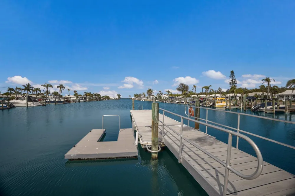 957 SPANISH DRIVE Longboat Key, FL 34228