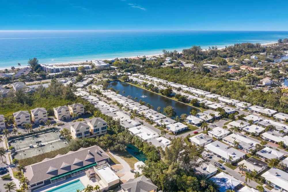 957 SPANISH DRIVE Longboat Key, FL 34228