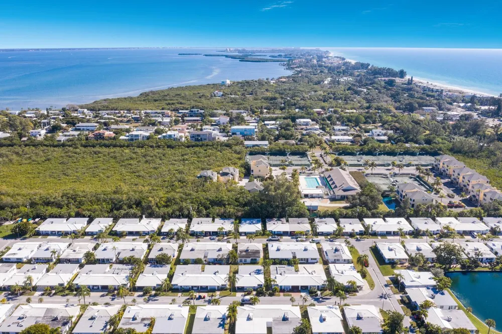 957 SPANISH DRIVE Longboat Key, FL 34228