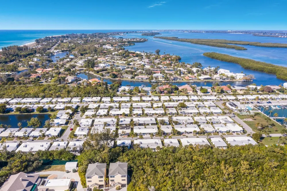 957 SPANISH DRIVE Longboat Key, FL 34228