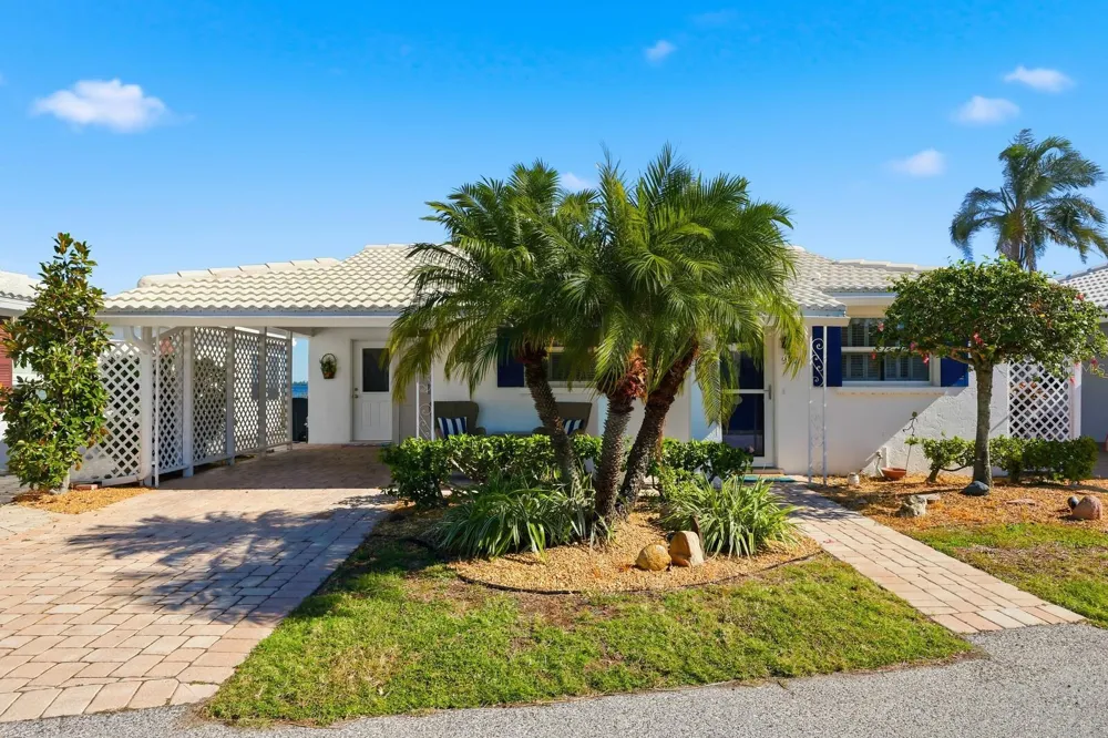 957 SPANISH DRIVE Longboat Key, FL 34228