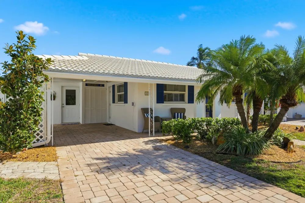 957 SPANISH DRIVE Longboat Key, FL 34228