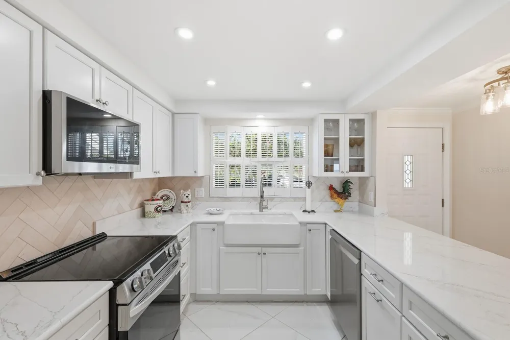 957 SPANISH DRIVE Longboat Key, FL 34228
