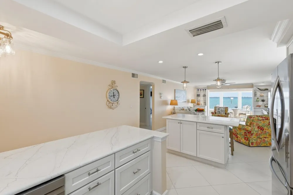 957 SPANISH DRIVE Longboat Key, FL 34228