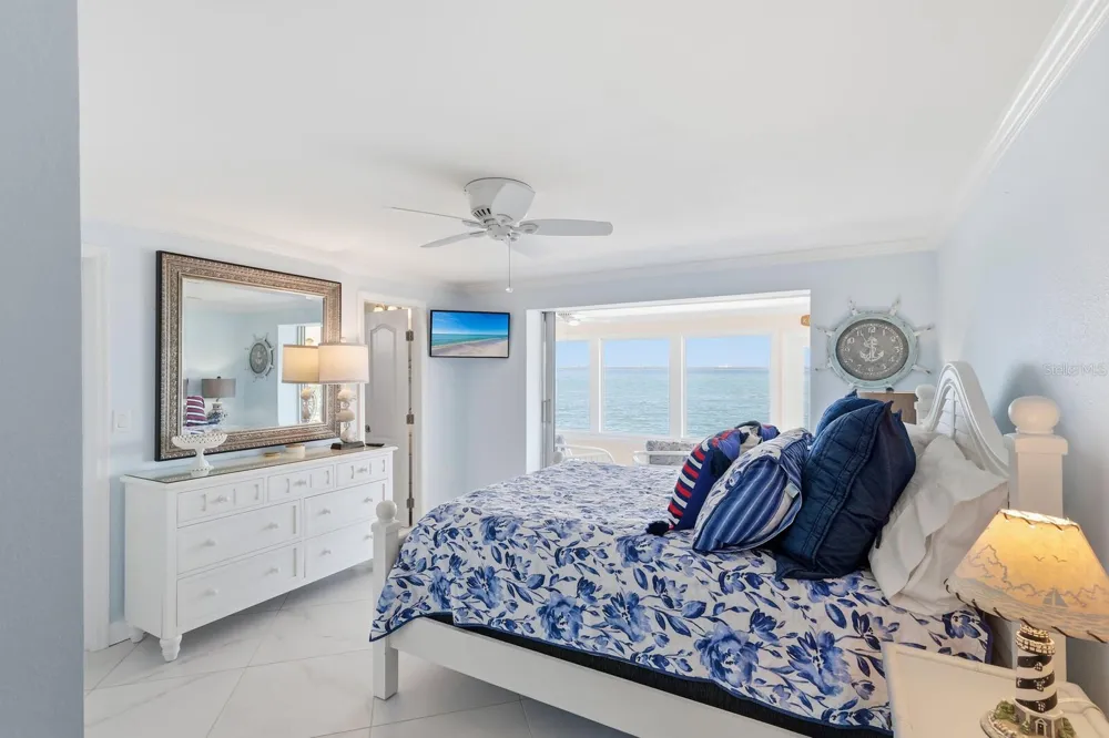 957 SPANISH DRIVE Longboat Key, FL 34228