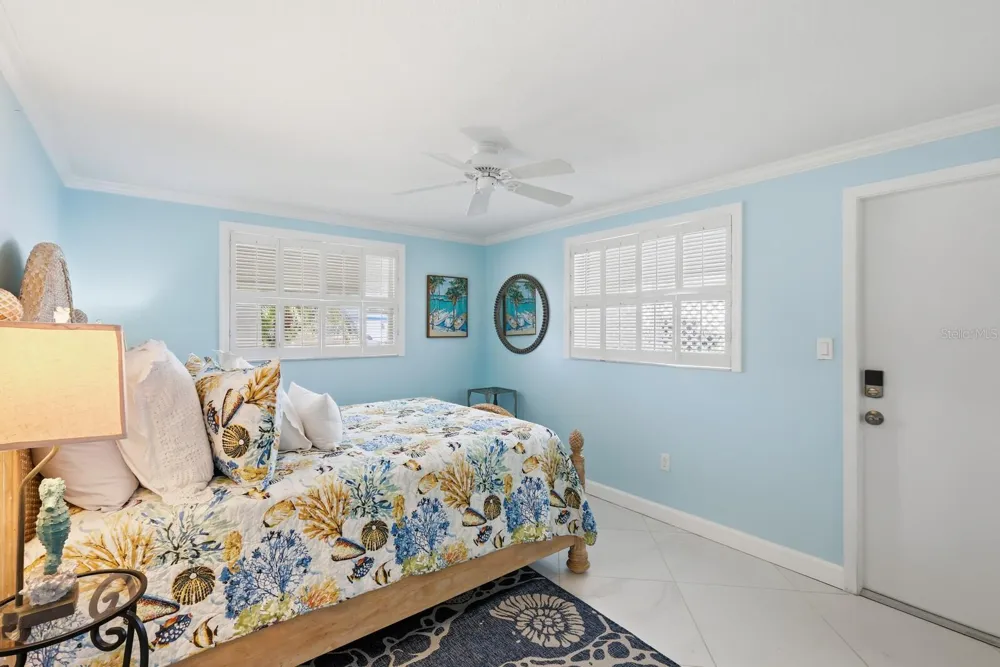 957 SPANISH DRIVE Longboat Key, FL 34228