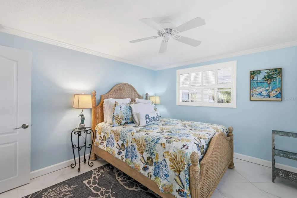 957 SPANISH DRIVE Longboat Key, FL 34228