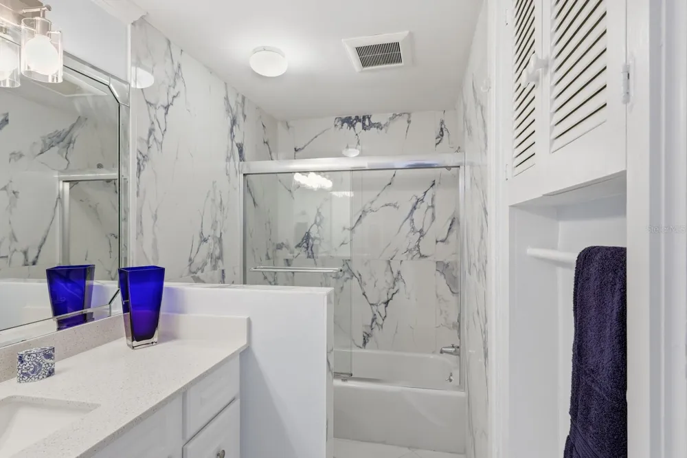 957 SPANISH DRIVE Longboat Key, FL 34228