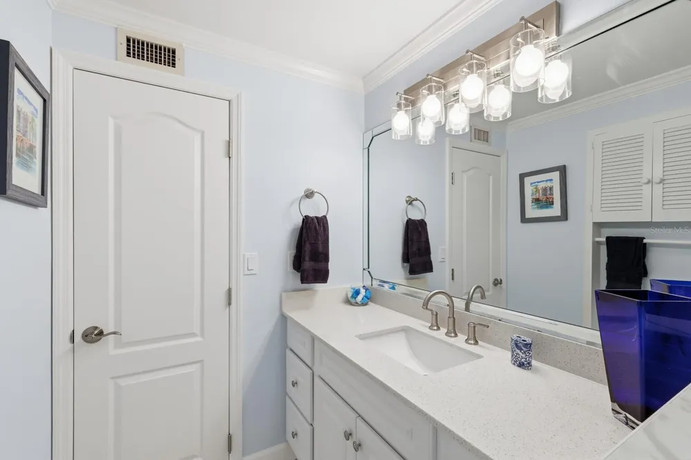 957 SPANISH DRIVE Longboat Key, FL 34228