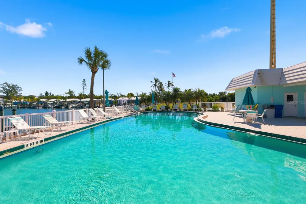 957 SPANISH DRIVE Longboat Key, FL 34228