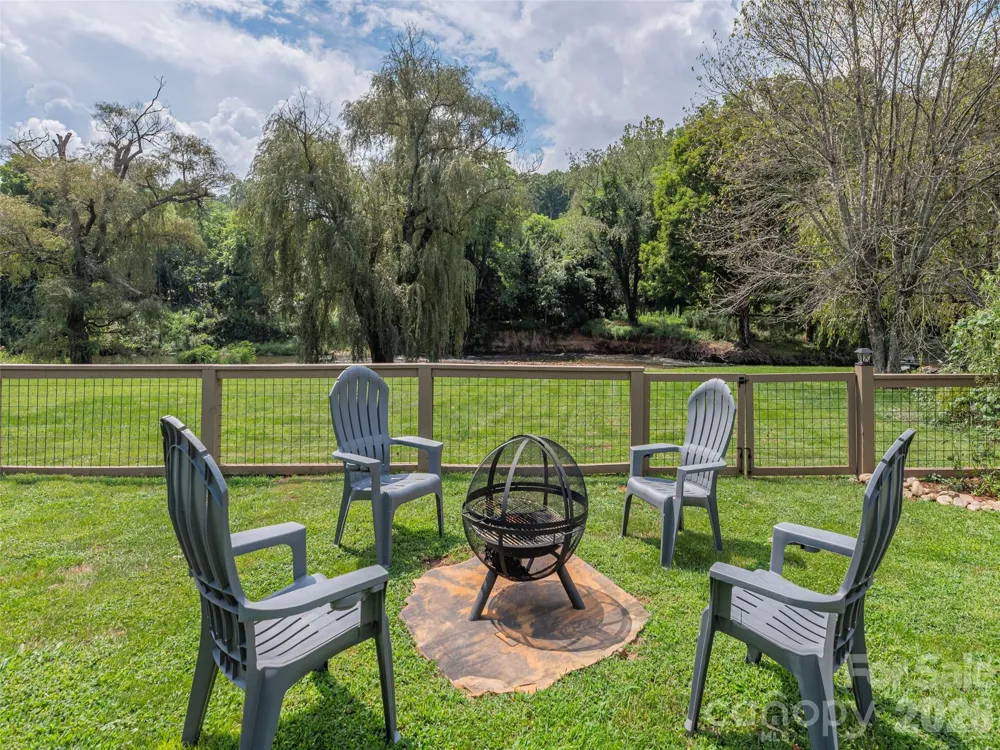 248 Max Thompson Road Canton, NC 28716