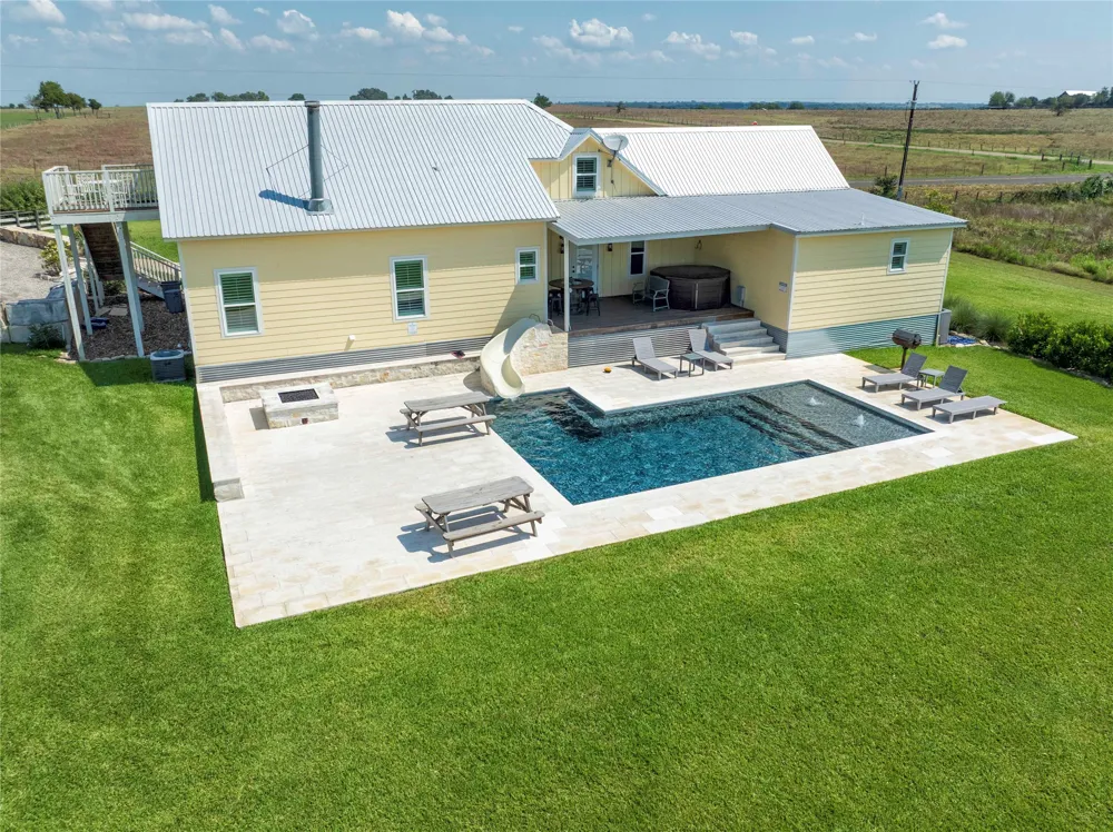 2210 FM 615 Schulenburg, TX 78956