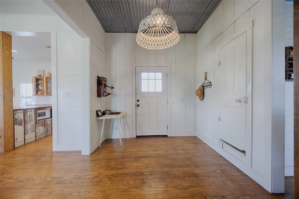 2210 FM 615 Schulenburg, TX 78956