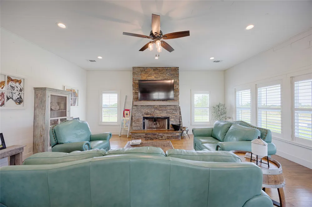 2210 FM 615 Schulenburg, TX 78956