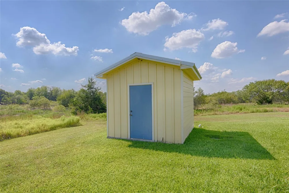 2210 Fm 615 Schulenburg, TX 78956