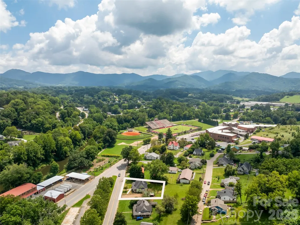 172 Reed Street Canton, NC 28716