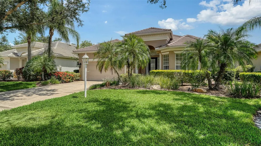 6909 LENNOX PLACE Bradenton, FL 34201