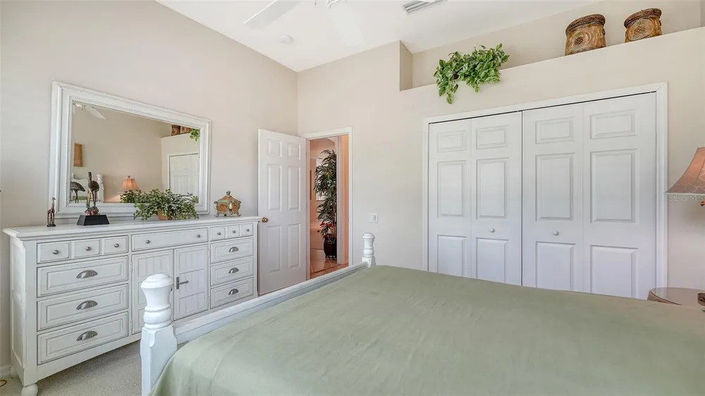6909 LENNOX PLACE Bradenton, FL 34201