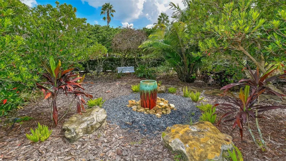 6909 LENNOX PLACE Bradenton, FL 34201