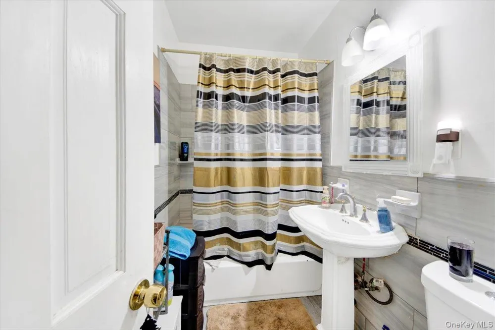 4122 Wickham Avenue Bronx, NY 10466