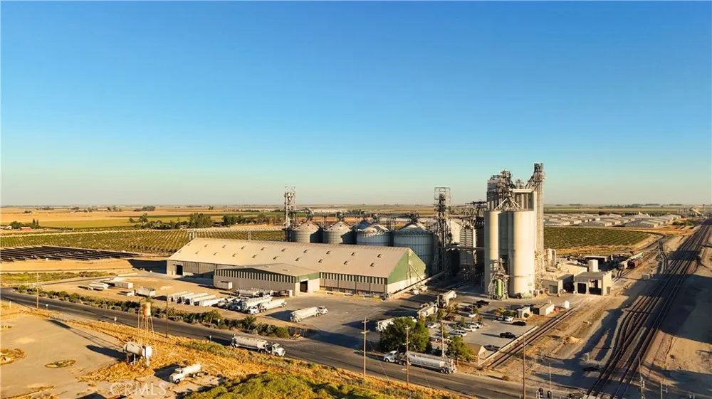 APN #018-232-070-000 Hanford, CA 93230