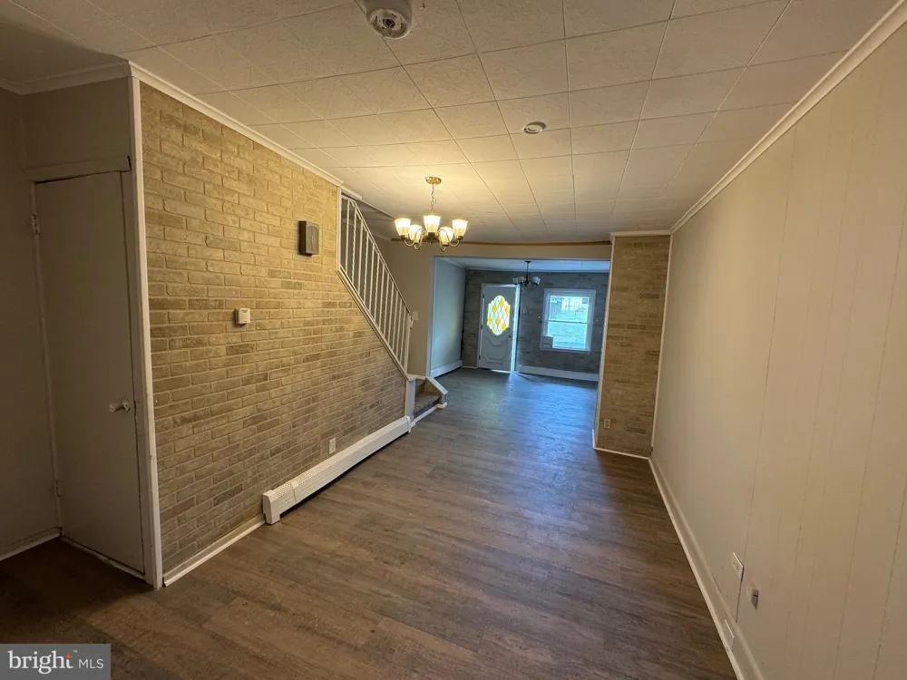 6 S SPRUCE STREET Mount Carmel, PA 17851